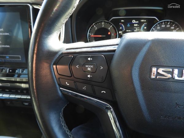2021 Isuzu MU-X LS-T image