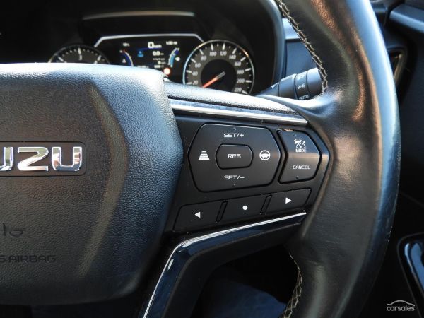 2021 Isuzu MU-X LS-T image