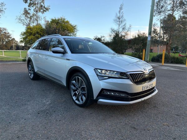 2020 Skoda Superb 3V Scout image