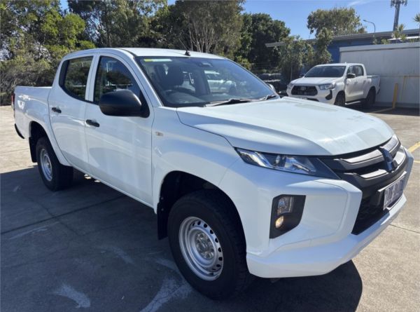 2021 Mitsubishi Triton MR GLX image