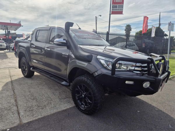 2017 TOYOTA HILUX DUAL CAB UTILITY GUN126R SR5 (4x4) image