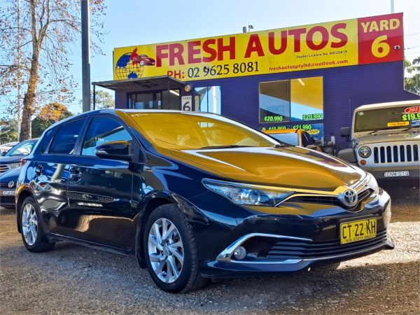 2017 Toyota Corolla Hatchback ZRE182R Ascent Sport image