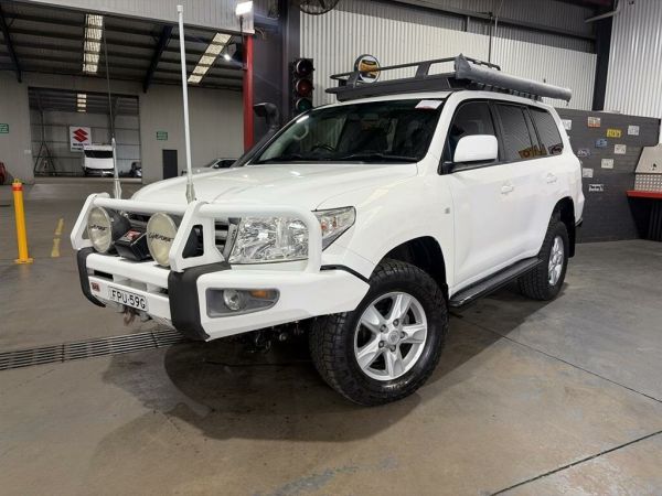 2011 Toyota Landcruiser VDJ200R 09 Upgrade VX (4x4) White 6 Speed Automatic Wagon image
