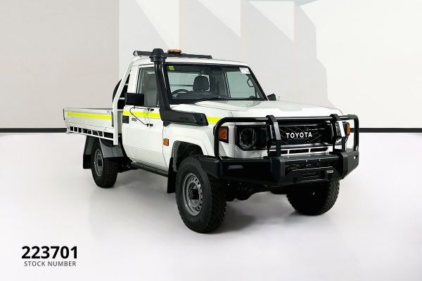 2024 Toyota Landcruiser GDJL79R Workmate image
