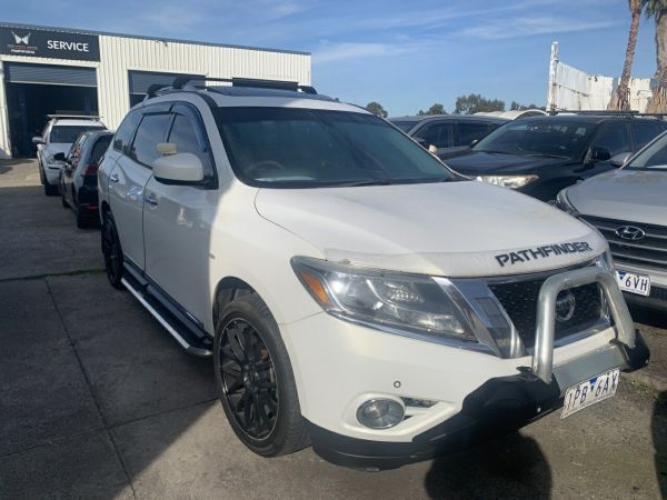 2014 Nissan Pathfinder R52 ST-L (4x2) White Continuous Variable Wagon image