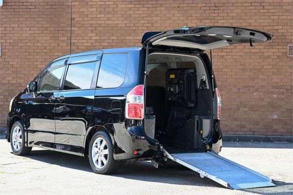 2008 Toyota Noah Wagon ZRR80 Welcab