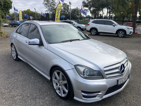 2012 Mercedes-Benz C-Class Sedan W204 MY12 C250 BlueEFFICIENCY Avantgarde image