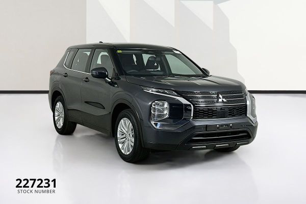 2024 Mitsubishi Outlander ZM ES image