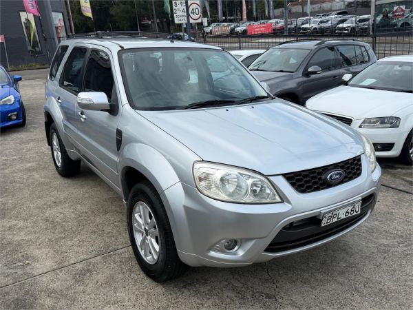 2010 FORD ESCAPE 4D WAGON ZD image