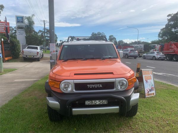 2014 TOYOTA FJ CRUISER 4D WAGON GSJ15R MY14 image