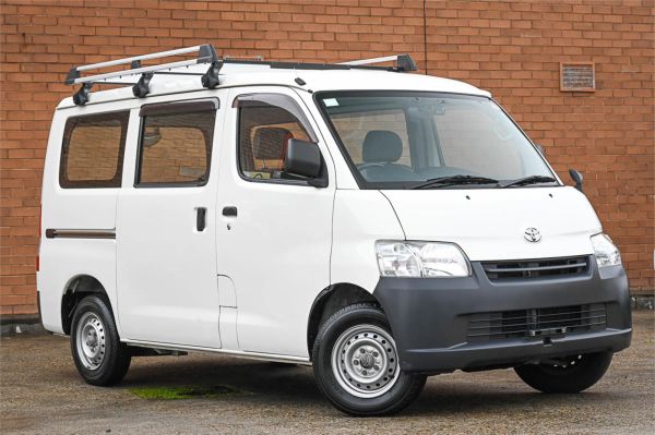 2018 Toyota Townace Van S402M DX image