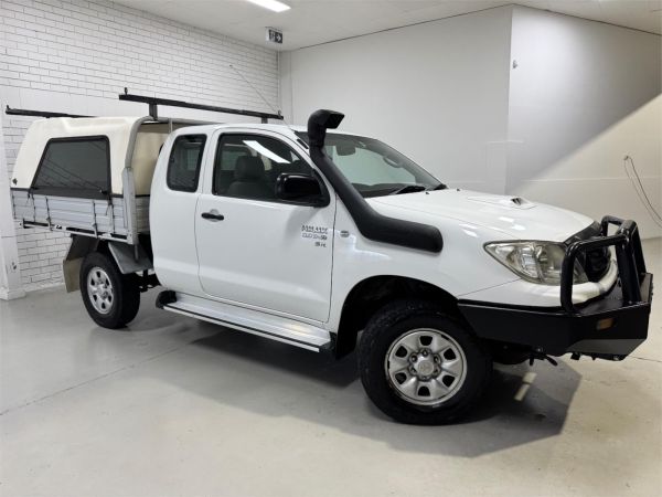 2010 TOYOTA HILUX X CAB C/CHAS KUN26R 09 UPGRADE SR (4x4) image