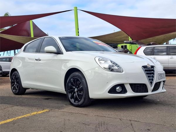 2015 Alfa Romeo Giulietta Hatchback Series 1 Distinctive image