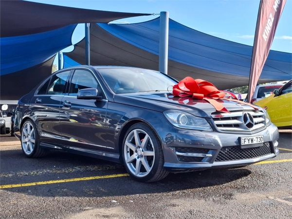 2012 Mercedes-Benz C-Class Sedan W204 MY13 C250 CDI BlueEFFICIENCY Avantgarde image