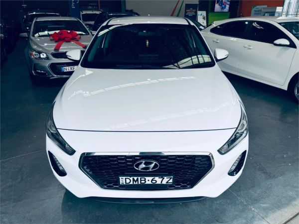 2017 HYUNDAI i30 4D HATCHBACK PD ACTIVE image