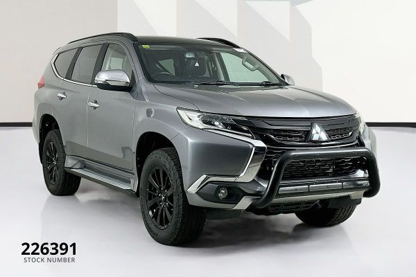 2019 Mitsubishi Pajero Sport QE Black Edition image
