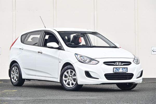 2012 Hyundai Accent Hatchback RB Active image