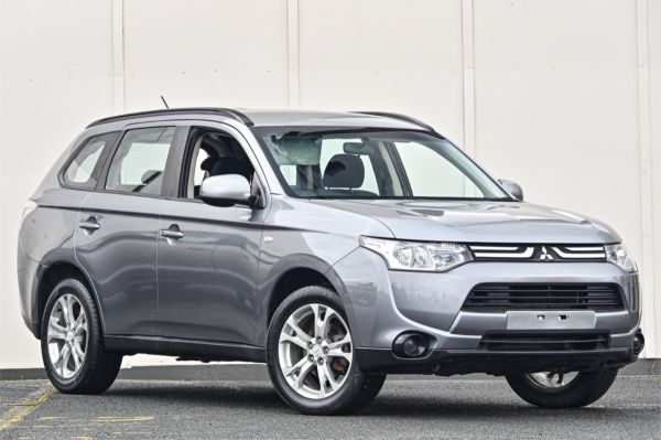 2013 Mitsubishi Outlander Wagon ZJ MY14 ES image