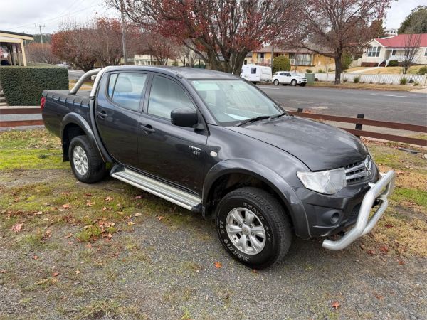 2011 MITSUBISHI TRITON DOUBLE CAB UTILITY MN MY11 GL-R (4x4) image