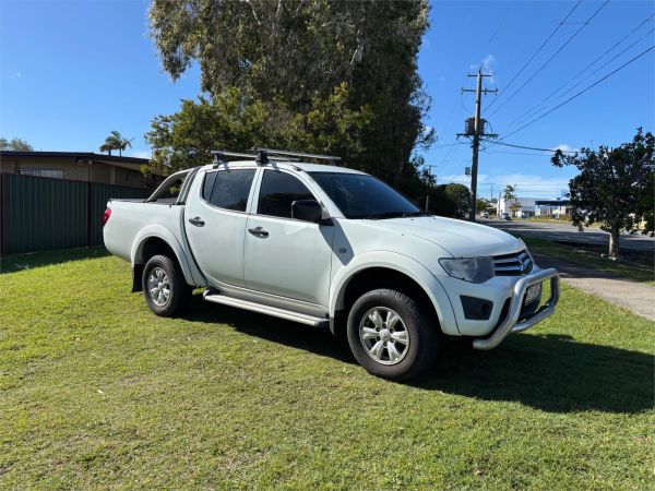 2013 MITSUBISHI TRITON DOUBLE CAB UTILITY MN MY14 GLX (4x4) image