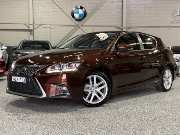 2018 Lexus CT Hatchback ZWA10R CT200h Luxury image