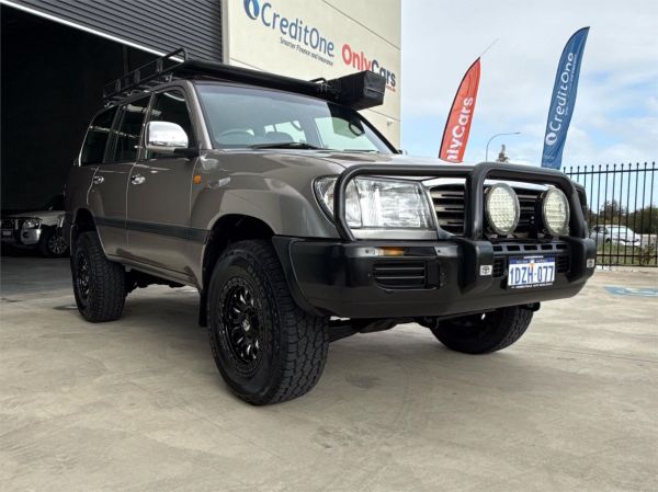 2003 Toyota Landcruiser Wagon UZJ100R GXL image