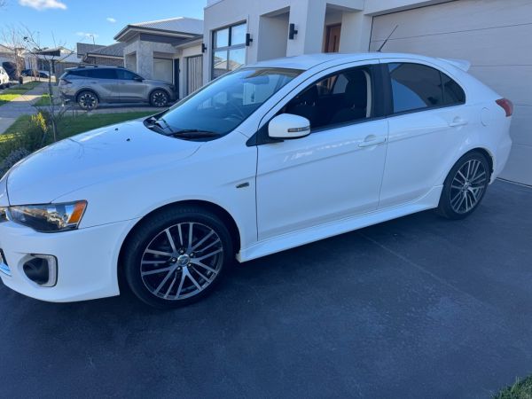2016 Mitsubishi LANCER Hatchback image