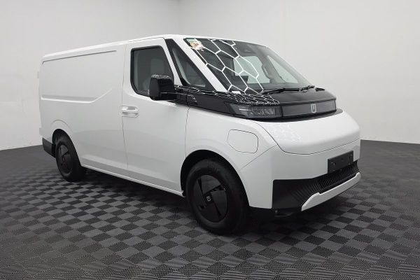2026 Farizon SuperVan SWB Low Roof image