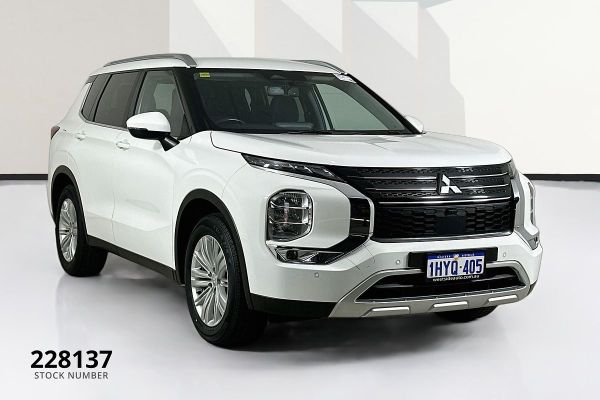 2023 Mitsubishi Outlander ZM LS image