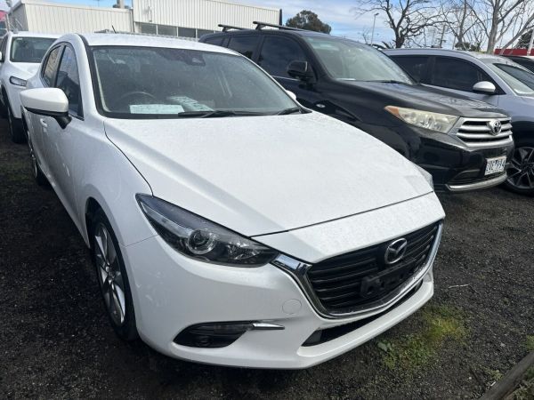 2016 Mazda 3 BN MY17 SP25 White 6 Speed Automatic Hatchback image