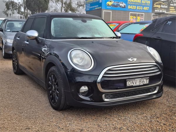 2017 MINI Hatch Hatchback F55 Cooper image