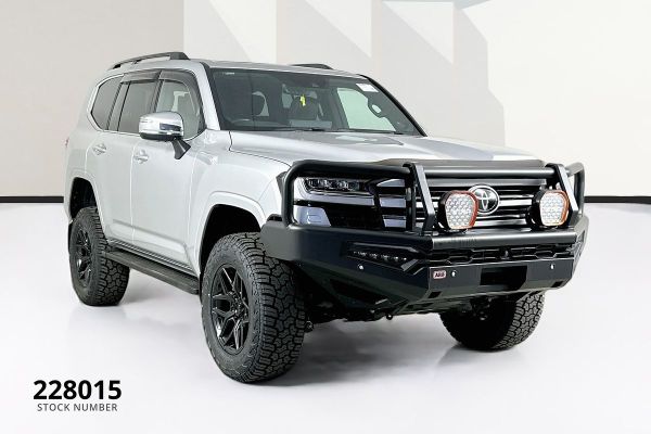 2022 Toyota Landcruiser FJA300R Sahara image