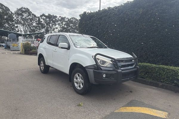 2020 Isuzu MU-X LS-M image