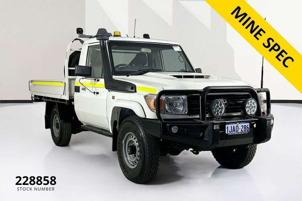 2020 Toyota Landcruiser VDJ79R Workmate image