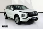 Image for 2022 Mitsubishi Outlander ZM ES