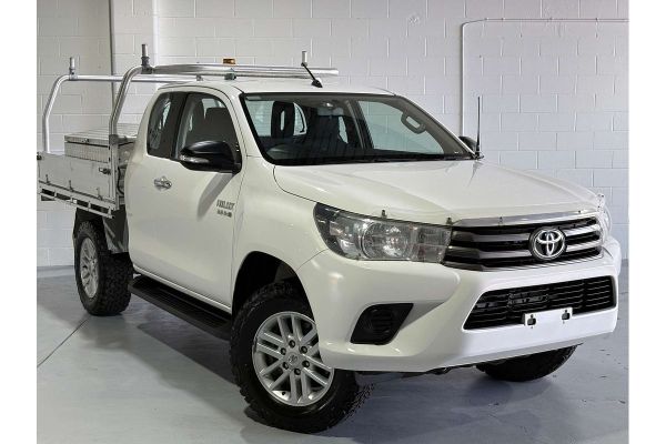 2017 Toyota Hilux SR GUN126R 4X4 image