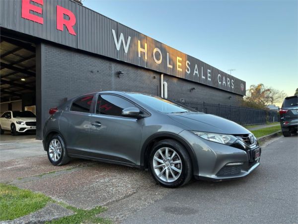 2014 Honda Civic Hatchback 9th Gen MY14 VTi-S image