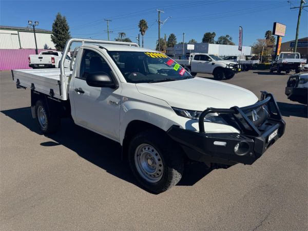 2022 Mitsubishi Triton MR GLX image