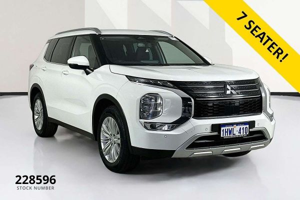 2023 Mitsubishi Outlander ZM LS image