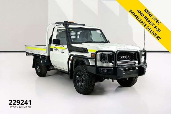 2024 Toyota Landcruiser GDJL79R GXL image