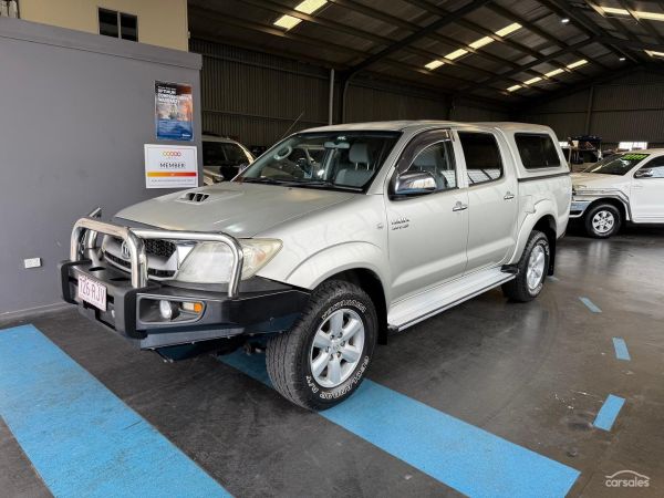 2010 Toyota Hilux SR5 Auto 4x4 MY10 Dual Cab image