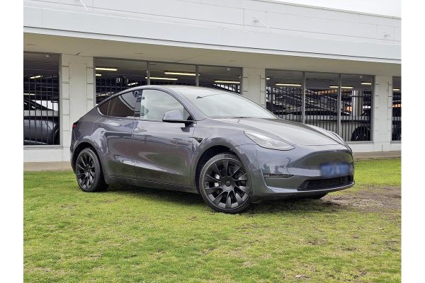 2024 Tesla Model Y  Long Range image
