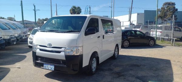 2015 Toyota Hiace Lwb Van image
