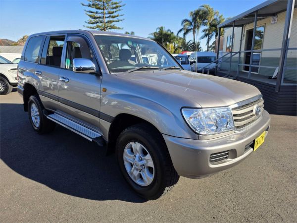 2005 Toyota Landcruiser Wagon UZJ100R GXL image