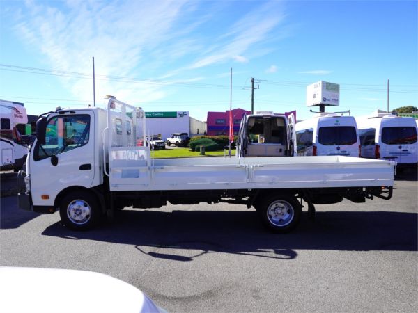 2023 Hino 300 Series  616 image