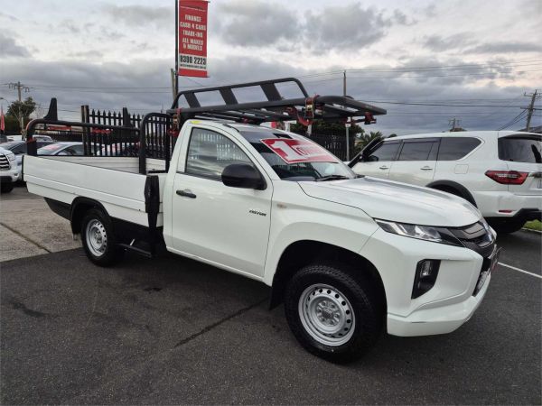 2021 Mitsubishi Triton MR GLX image