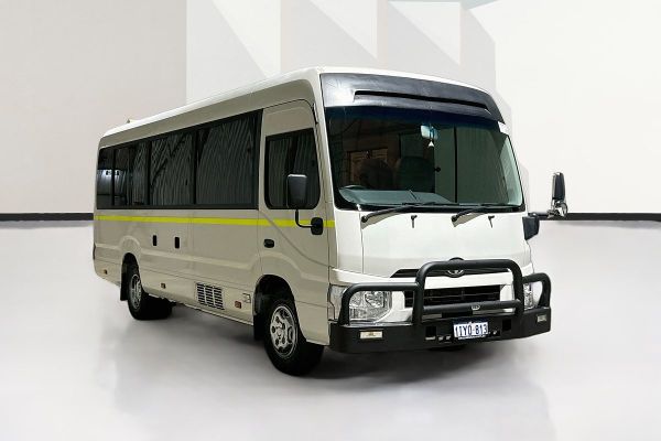2021 Toyota Hiace GDH322R Commuter GL image