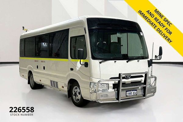 2023 Toyota Hiace  GL image