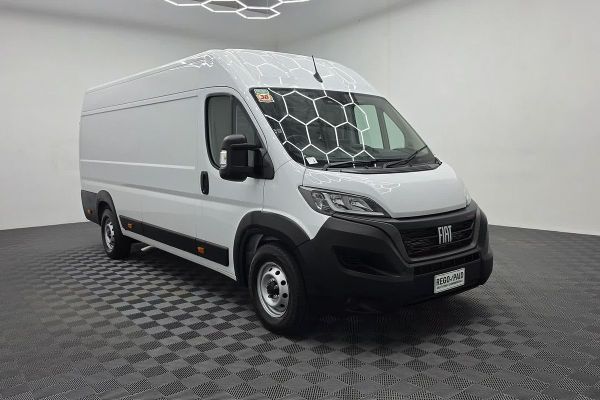 2022 Fiat Ducato Series 8 ELWB Mid Roof image