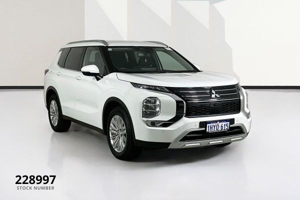 2023 Mitsubishi Outlander ZM LS image